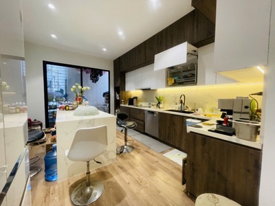 Giá tốt khu vực, bán nhà quần ngựa văn cao, ô tô tránh, 80m, 5 tầng 1