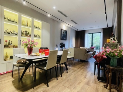 Giá tốt khu vực, bán nhà quần ngựa văn cao, ô tô tránh, 80m, 5 tầng 0