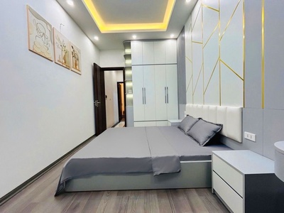 Hoa bằng 32m x4 tầng 10,5 tỷ ô tô tránh đỗ cửa,2 thoáng,full nội thất,gần phố 2