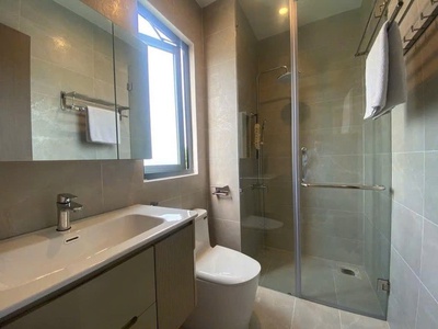 Khách sạn 4 tầng - đường ô tô - lã xuân oai - long trường - q9 4