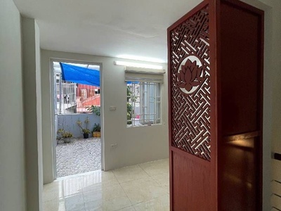 Hoàng hoa thám 35m x5 tầng 9,7 tỷ ngõ 3m,cách phố 40m lô góc,dân xây,nhà đẹp 4