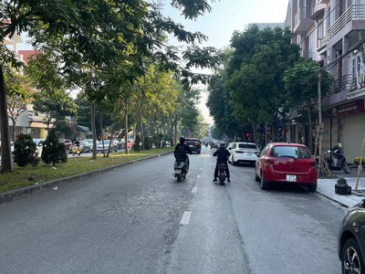 Bán đất mặt đường đôi Nguyễn Văn Linh, ph Tân Bình, TP HD, 180m2, mt 9m, KD buôn bán 3