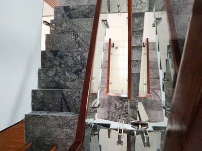 Bán nhà ngõ 160 Vũ Hựu, ph Thanh Bình, TP Hải Dương, 79m2, mt hơn 4m, 4 ngủ, ngõ oto 5