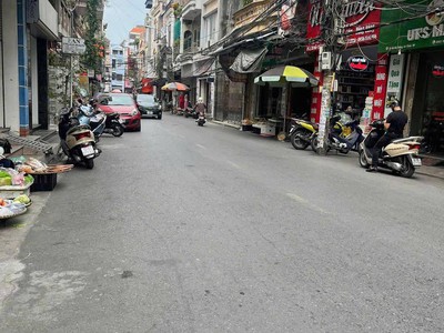 Bán nhà mặt phố Vũ Chí Thắng - 44m2 - mặt tiền hiếm 5,2m - 3 tầng - giá ổn áp 5,2 tỷ 0