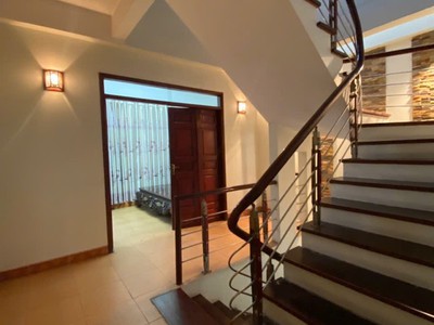 Bán nhà ngọc lâm   long biên  80m    mt 5.4m   4 tầng   view công viên  19.99 tỷ 1