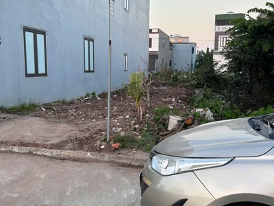 Bán đất mặt đường tân thành dương kinh 84m    đường 10m ô bàn cờ, kinh doanh tốt, giá 2,3x tỷ  hàng 2