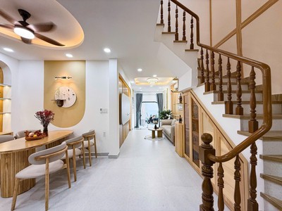 ‼ giáp phan đăng lưu   hẻm xe hơi đỗ cổng   full nội thất mới 2