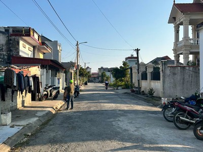 Bán đất mặt đường tân thành dương kinh 84m    đường 10m ô bàn cờ, kinh doanh tốt, giá 2,3x tỷ  hàng 4