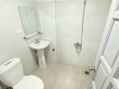 Cho thuê căn 2pn 1pk cực đẹp full đồ thoáng sáng tại ngõ 105 láng hạ, đống đa 4