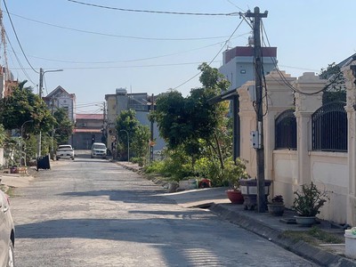 Bán đất mặt đường tân thành dương kinh 84m    đường 10m ô bàn cờ, kinh doanh tốt, giá 2,3x tỷ  hàng 0