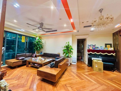 Chung cư cao cấp veam  lạc long quân 139m- 3 phòng ngủ-khách   bếp- phòng thờ riêng biệt- full nội 0