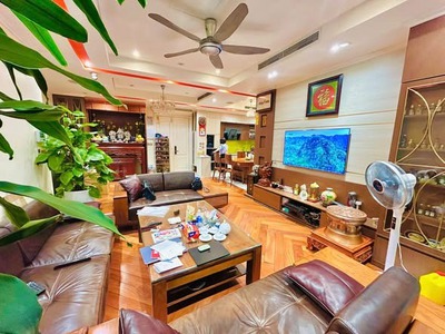 Chung cư cao cấp veam  lạc long quân 139m- 3 phòng ngủ-khách   bếp- phòng thờ riêng biệt- full nội 3