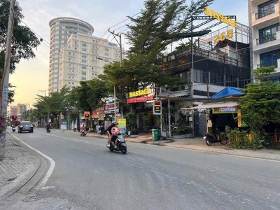  giảm sốc từ 11,5 tỷ   còn 9,9 tỷ  tl mạnh   1