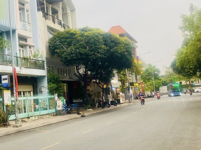 Mặt tiền lô góc khu độc lập giáp luỹ bán bích 93m ngang 5.2 nhỉnh 19 3