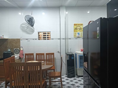 Bán nhà lê văn hiến 325m ngang 9,8m, 2 tầng 12 phòng trọ, giá 23.2 tỷ 2