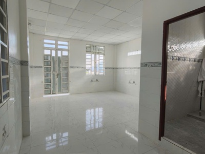 82. cho thuê nhà 4 triêụ 2 góc mặt tiền gần bệnh viện phụ sản cần thơ 4