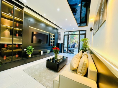 Có 1 0 2 giáp nhị - hoàng mai - trương định - 35mx6 tầng ô tô kinh doanh - nhỉnh 9 tỷ ở ngay 0