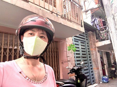 Bán nhà đ. bến vân đồn- nhà 3 tầng- cách 30m ra mt xe hơi- giao thương q8, q1 chỉ 2 phút đến trường 1