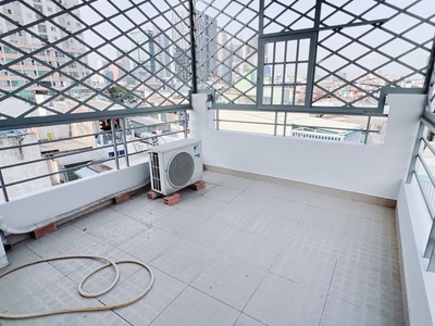 Bán nhà 5 tầng đ. hoàng diệu- vài bước chân ra mt xe hơi đ. vĩnh khánh- gần trường đh nguyễn tất 3