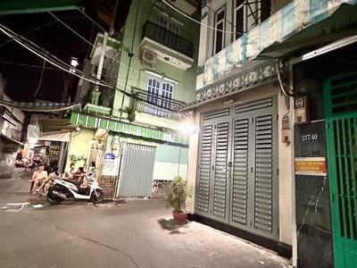 Bán nhà 5 tầng đ. hoàng diệu- vài bước chân ra mt xe hơi đ. vĩnh khánh- gần trường đh nguyễn tất 1