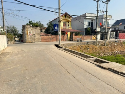 Bán 117m đất kim hoa, mê linh. tặng 30m đất lưu không. đường rộng, ô tô đỗ. giáp sông cà lồ 2