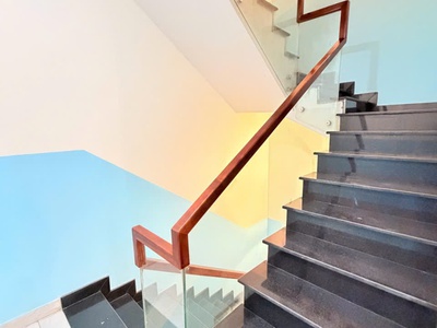 Nhà mới đón tết tktq ngay nhà thờ bình thuận hẻm 5 m thông sát mặt tiền 4 tầng nhỉnh 5 tỷ 3