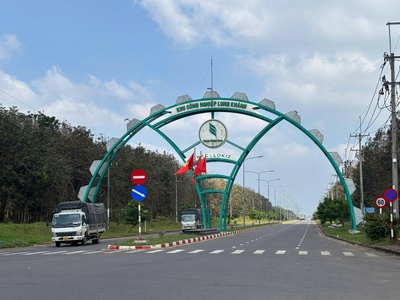 Bán nhà mặt tiền kinh doanh   ngay cổng khu công nghiệp long khánh, tỉnh đồng nai 0