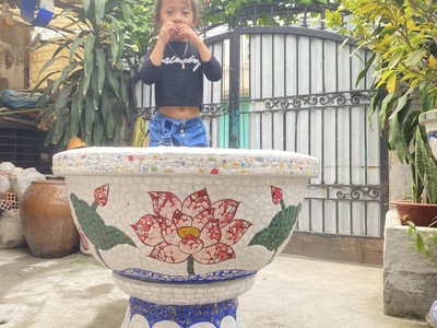 Nghệ nhân dán miễng sành sứ - ốp sành - chuyên chậu hoa - bể cá cảnh 7