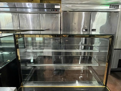 Thanh lý tủ trưng bày bánh kem - hiệu Herocool - 1m2 -mới 90 0