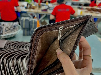 Xưởng Đồ Da Nhận Sỉ Từ 1 Sản Phẩm 4