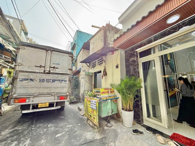 Nhà mới rất đẹp ngay siêu thị coopmart phan văn hớn q12 0