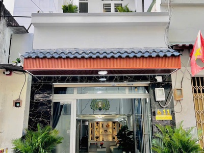 Nhà mới rất đẹp ngay siêu thị coopmart phan văn hớn q12 1