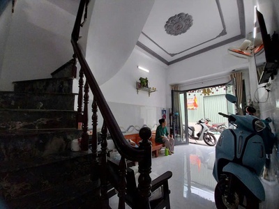 Bán nhà đẹp tặng nội thất 22m2 hẻm xe hơi đường nguyễn văn quá quận 12 giá chỉ 3.65tỷ 1