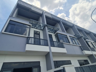 Nhà phố ngay kcn lớn nhất việt nam - giá chỉ 2,1 tỷ/căn 3