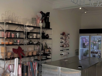 Sang nhượng cửa hàng hoa tươi phố huế 3