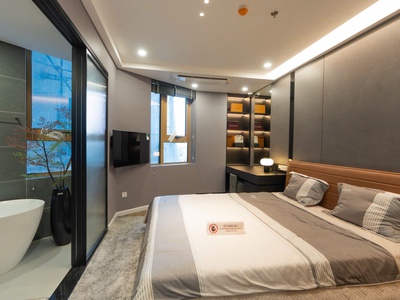 Độc quyền  căn 2 ngủ 1, tại mặt đường giải phóng view panorama. chỉ 110 triệu/m2 sở hữu ngay 2