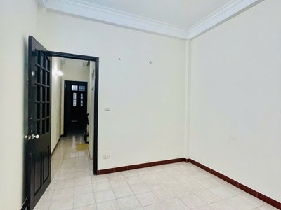 Bán nhà đẹp chợ ngọc thụy- dân xây -full nội thất -60m 5 tầng- mặt tiền rộng- nhỉnh 9 tỷ tl 2