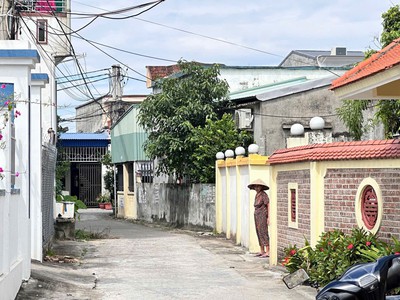 Bán lô đất trung tâm xuân la thanh sơn 63,8m mặt tiền rộng hiếm, ngõ thông, giá 1.2x tỷ zalo 2