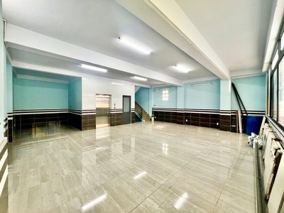 Mặt tiền 8 tầng cao đạt 9x15 giáp quận 1 chỉ 48 tỷ thương lượng - 0931172218 2