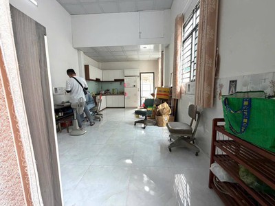 Bán đất tặng nhà cấp 4 mới 90. có thể làm nhà sân vườn  4