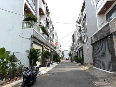 Bán đất tặng nhà cấp 4 mới 90. có thể làm nhà sân vườn  0