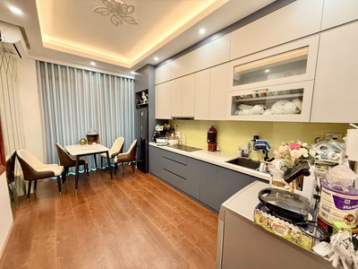 Hiếm tây hồ phố đồng cổ 40m  5t giá 26 tỷ- mặt phố-nhà đẹp-vỉ hè rộng -kinh doanh 1