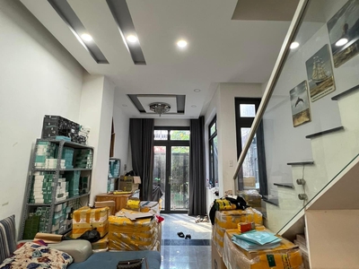 Bán nhà 4 tầng đối diện gigamall phạm văn đồng, 80m2 có sân đậu ô tô, giá 8,4 tỷ 0