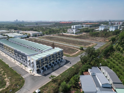 Nhà phố ngay kcn lớn nhất việt nam - giá chỉ 2,1 tỷ/căn 4