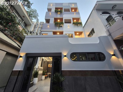 Toà nhà 14 chdv góc 3 mặt tiền-cao thắng q10  mới 100 - có thang máy - siêu vị trí khu vực ngay 0