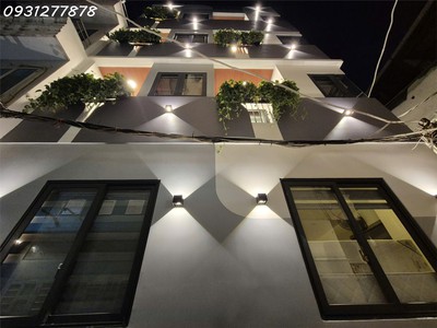 Toà nhà 14 chdv góc 3 mặt tiền-cao thắng q10  mới 100 - có thang máy - siêu vị trí khu vực ngay 1