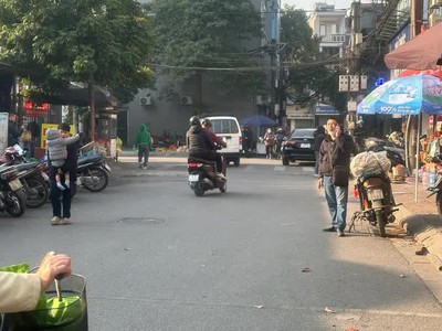 Bán nhà mới kinh doanh -ô tô vào nhà -phố chu huy mân 7 tầng x 15.9 tỷ long biên. 0