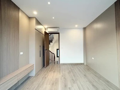 Bán nhà mới full nội thất 5 tầng phố việt hưng- longbiên x 7.19 tỷ. 3