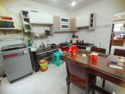 Nhà đẹp đ.đoàn văn bơ- ngang nở hậu- lưu thông tôn đản gần  trường đh nguyễn tất thành. 4