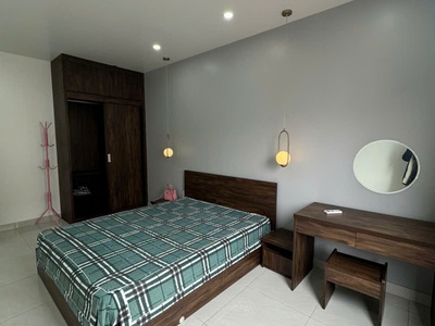 Cho thuê căn hộ phố Văn Cao, 2 p.ngủ  65m2 . 1